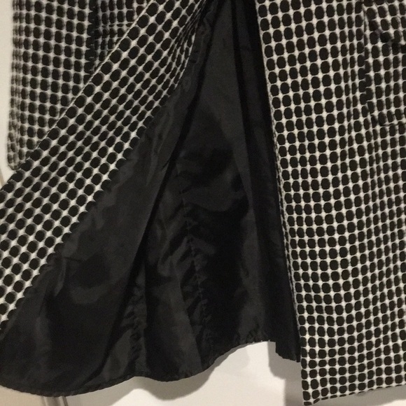 Apostrophe Three button collarless three-quarter length sleeve long coat - Picture 6 of 8